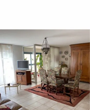 Apparemment F4 100 m2 centre ville