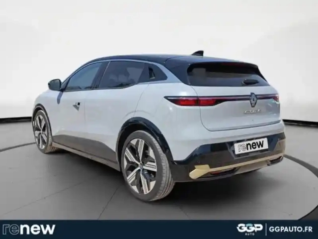 Renault Megane e-tech electric ev60 220ch iconic super charge -b — photo 14