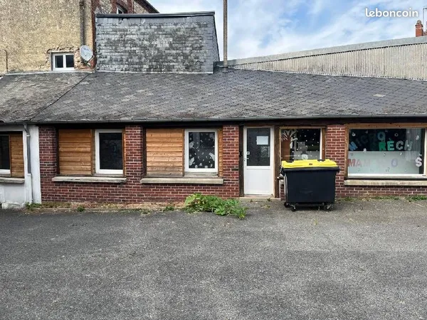 Bureau 210 m²