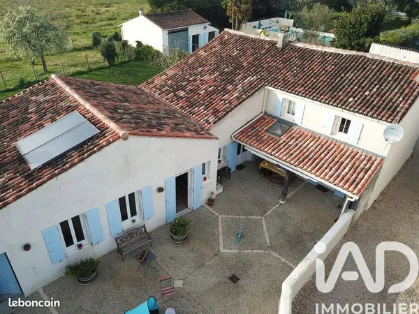 Maison 6 pièces 196 m²