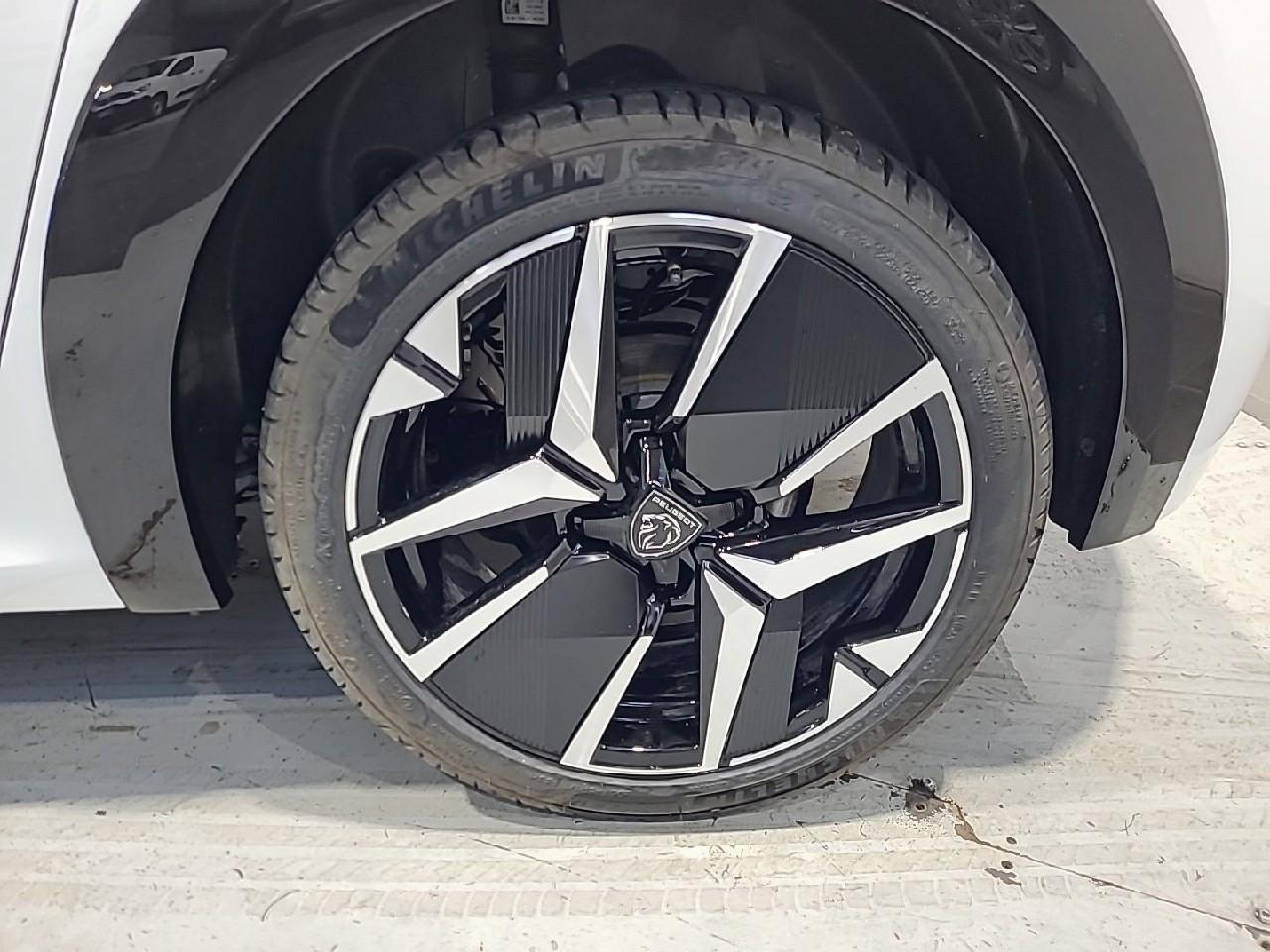 Peugeot 208 hybrid 100 e-dcs6 gt — photo 16