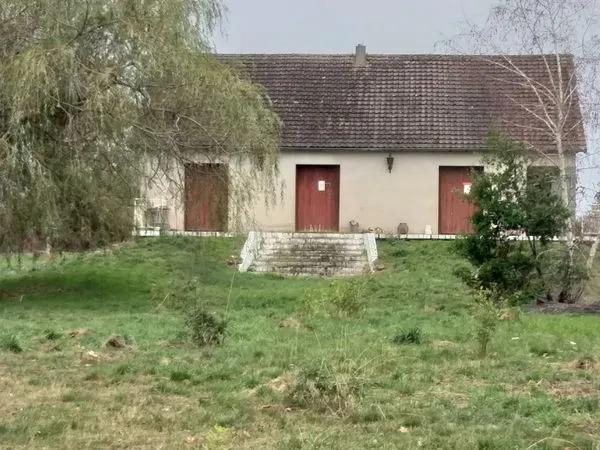 PAVILLON DE 1972 à LUREUIL 36220