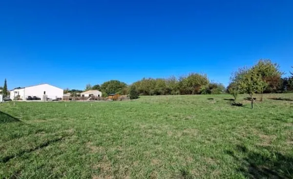 Terrain 912 m²