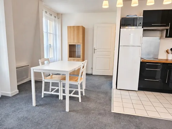 Studio meublé 32m² avec place de parking, proche gare Chantilly