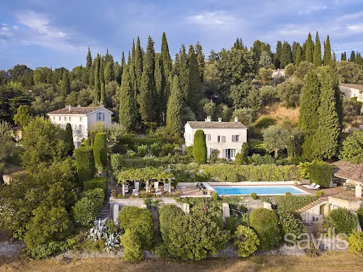 Villa 15 pièces 279 m²