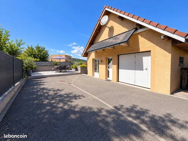 Belfort - à deux pas de l'étang des forges - maison avec piscine
