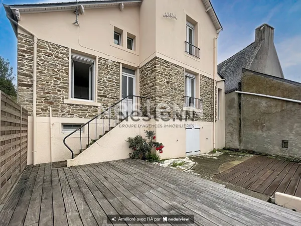Maison sur sous sol à vendre en plein centre-bourg de Muzillac !