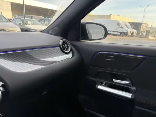Mercedes Gla 250 e hybrid eq amg line — photo 7
