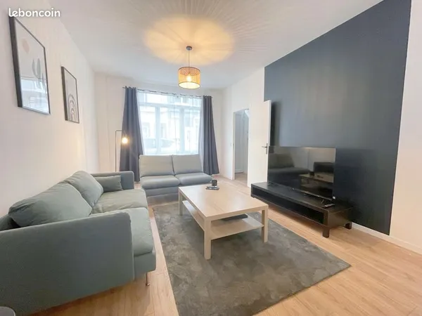 Chambre meublée