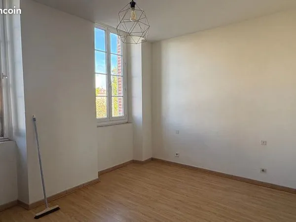 Location T2 lumineux - Centre-ville de Gaillac - Ascenseur - Sans vis-à-vis