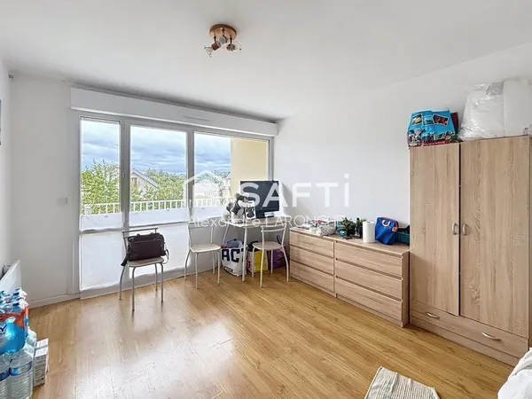 Studio 27m2 vendu loué avec locataire sérieux.