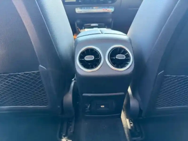 Mercedes Classe A 200 amg line — photo 18