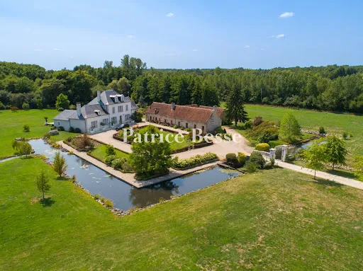 Maison 8 pièces 405 m²