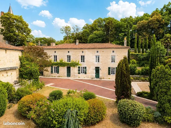 Maison 10 pièces 260 m²