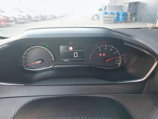 Peugeot 208 puretech 75 s&amp;s bvm5 — photo 50