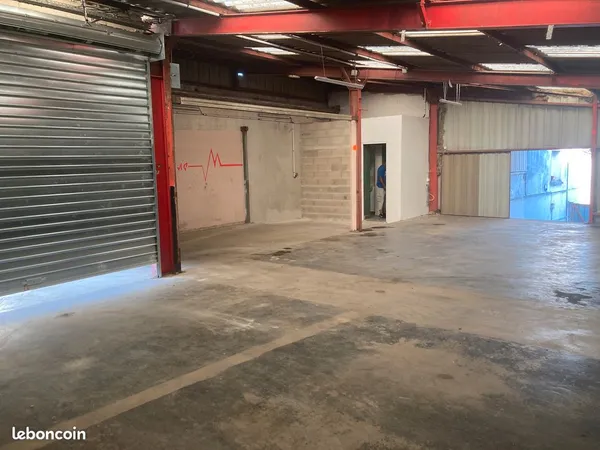 Location dépôt 140/150 m2
