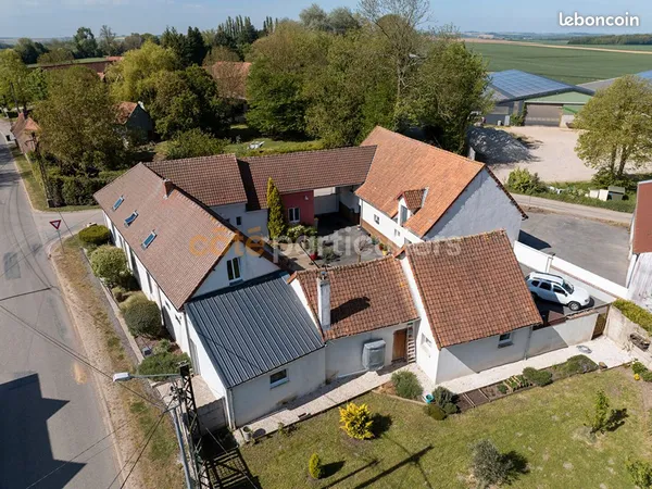 Maison 9 pièces 280 m²