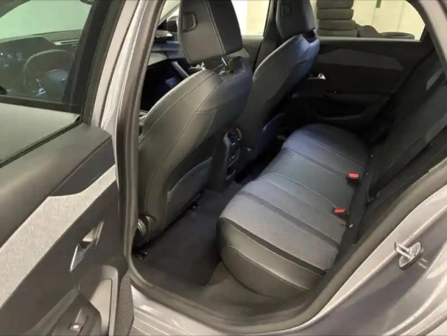 Peugeot 308 sw phev 180ch allure pack e-eat8 — photo 3
