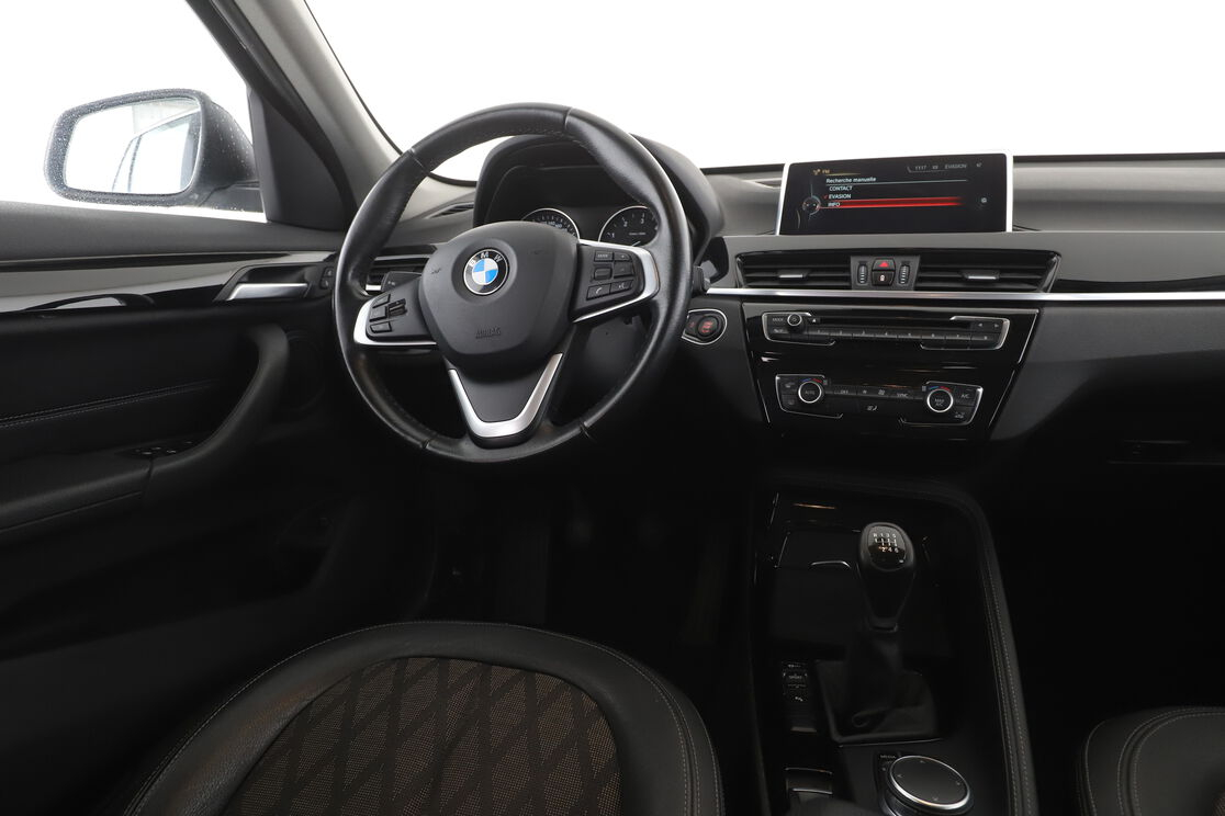 BMW X1 sDrive18d xLine — photo 12
