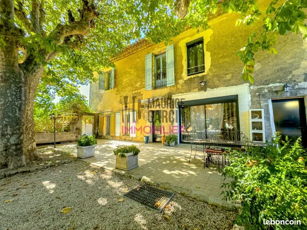 Mas 9 pièces 281 m²