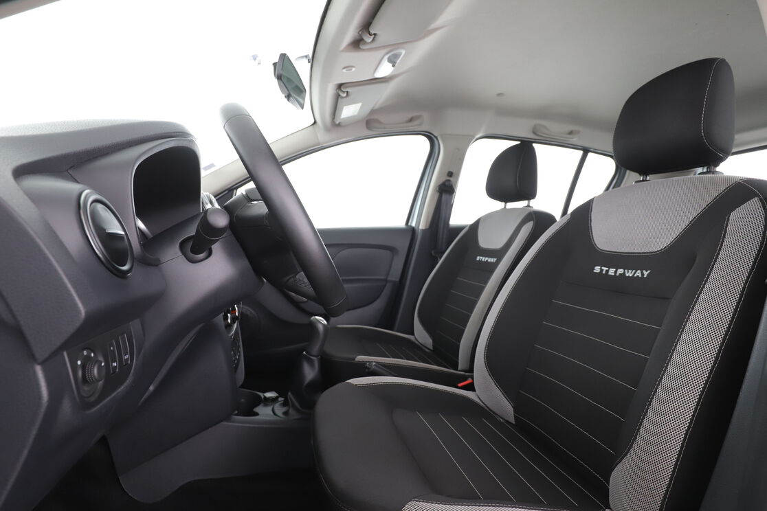 Dacia Sandero Stepway 0.9 TCe — photo 9