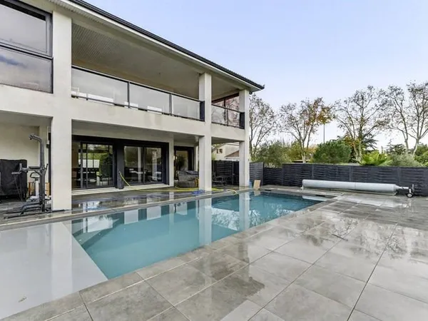 Villa 6 pièces 191 m²