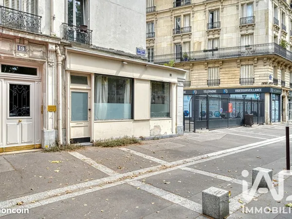 Local 34 m² Paris