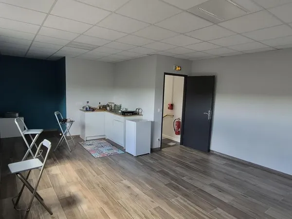 Local industriel 175 m²