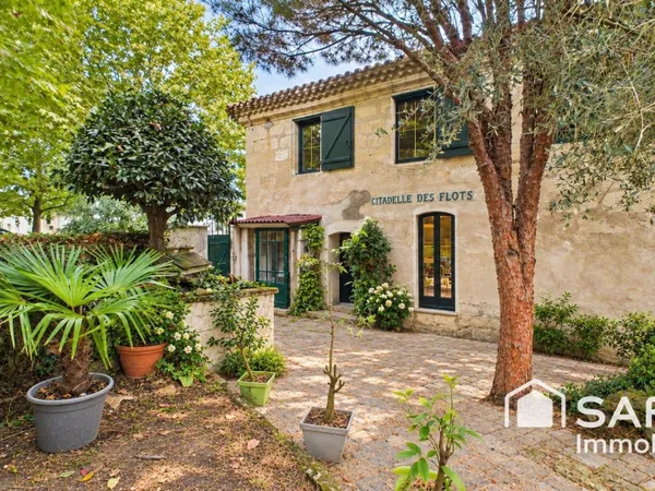 VAYRES - MAISON 218 M² AVEC VUE SUR LA DORDOGNE