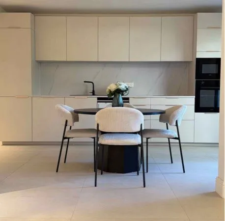 Cimiez - Exceptionnel appartement en rez-de-jardin, entièrement refait à neuf - 70 m², dressing, 60 