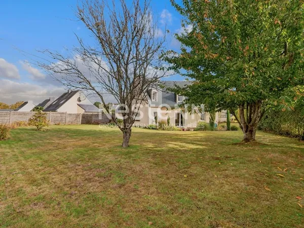 À vendre à Pommeret - Maison, contemporaine de 2003, 4 chambres, vie de plain-pied, à seulement 200 