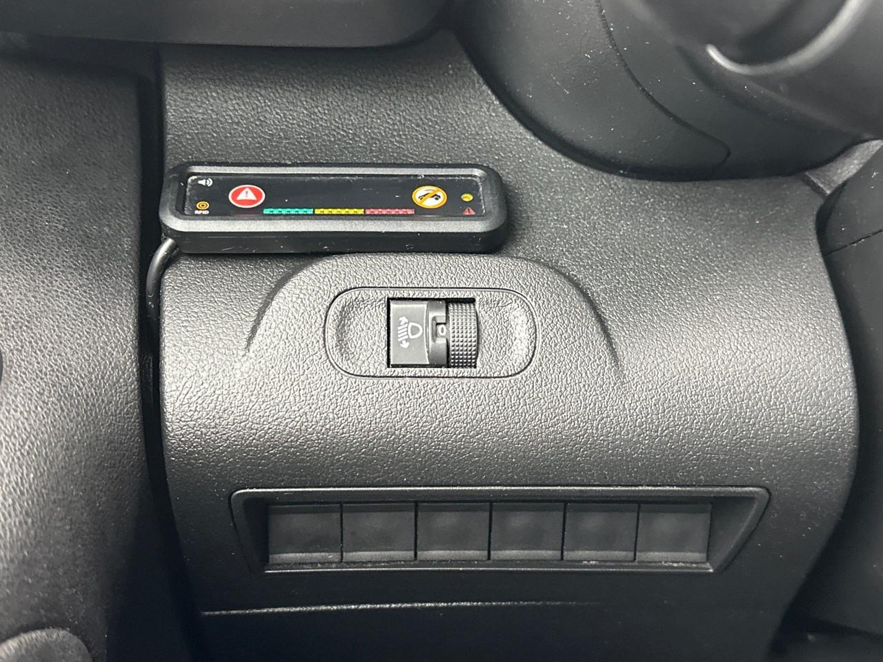 Citroën Berlingo van m 650 bluehdi 130 s&s eat8 driver — photo 16