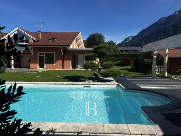 BARNES GENEVOIS - ST PIERRE EN FAUCIGNY - PROPRIETE RARE