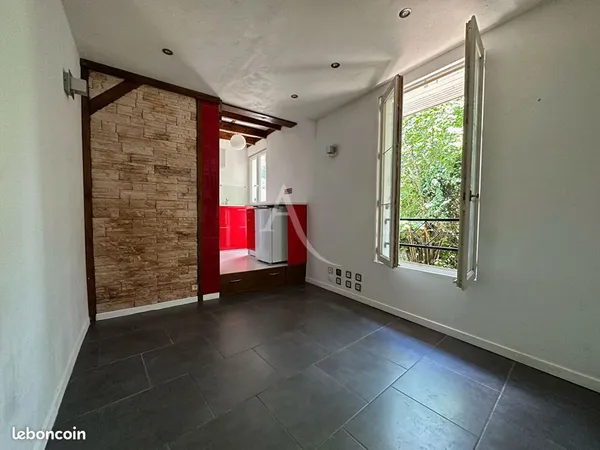 Studio 1 pièce 14 m²