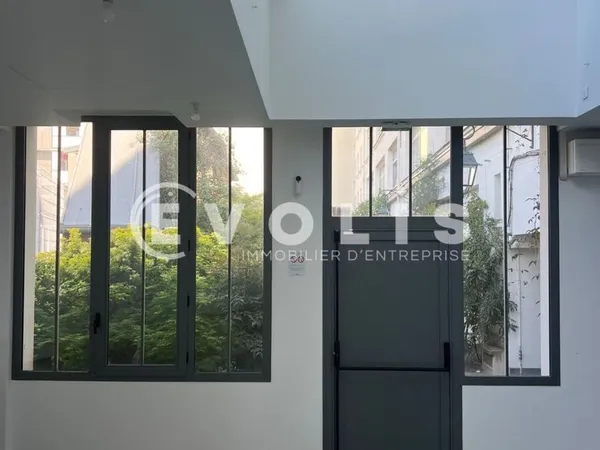 Bureaux - A LOUER - 238 m² non divisibles