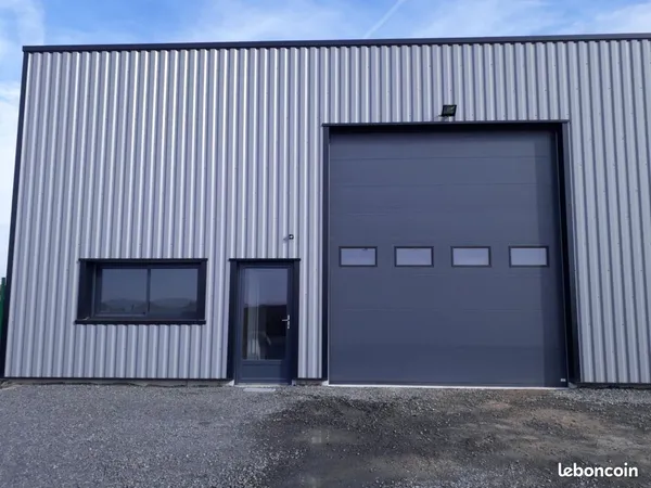 Local industriel d'activité 310 m²