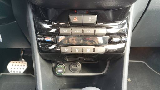 Peugeot 2008 1.2 PureTech 110 EAT6 - Crossway – 2019 – 34165 km – Essence – Boîte Automatique — photo 21