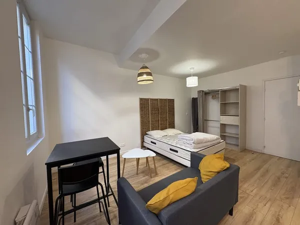APPARTEMENT MEUBLE ENTIEREMENT RENOVE STUDIO CASTELNAUDARY