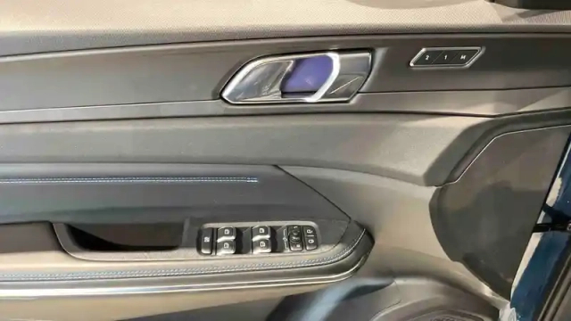 Lynk&Amp;Co 01 1.5 phev 261 ch dcth7 — photo 18