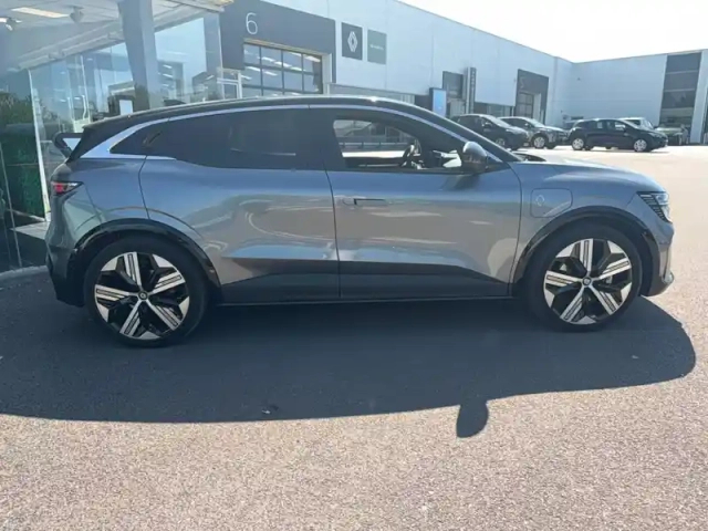Renault Megane e-tech ev60 220 ch super charge — photo 6