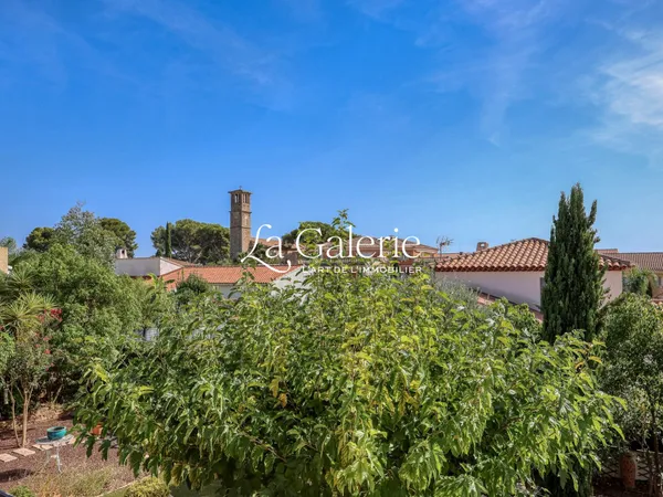 Villa de plain-pied en Centre-ville de Carqueiranne