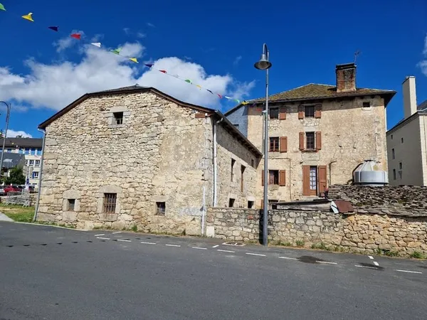 Maison Vente Saint-Alban-sur-Limagnole 10p 200m² 178000€