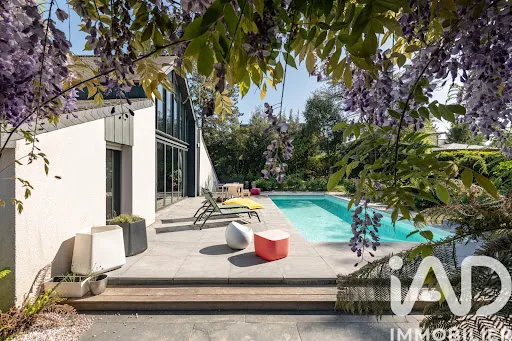 Maison 8 pièces 280 m²
