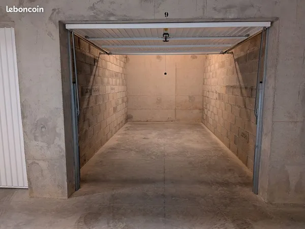 GARAGES en sous sol