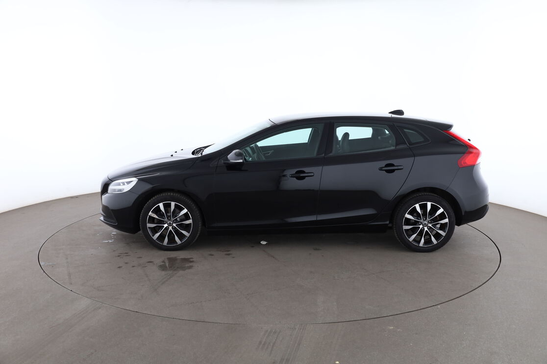 Volvo V40 2.0 T2 Signature Edition — photo 2