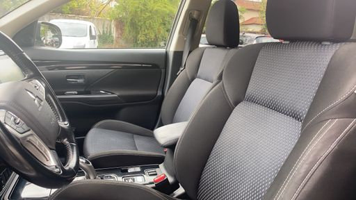 Mitsubishi Outlander 2.4 MIVEC 208 Hybrid  4WD BVA6 - Buisness – 2020 – 90175 km – Hybride rechargeable – Boîte Automatique — photo 14