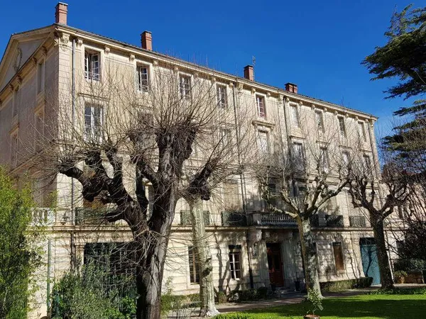 Propriété 49 pièces 1450 m²