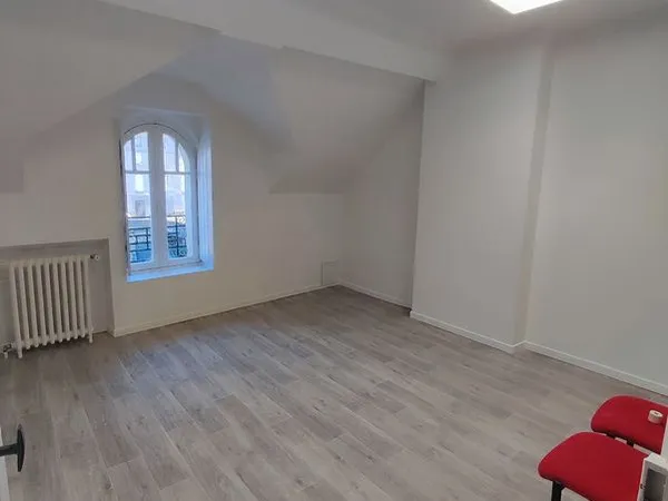 Foix centre - Bureau dans hôtel d'entreprise et de praticiens