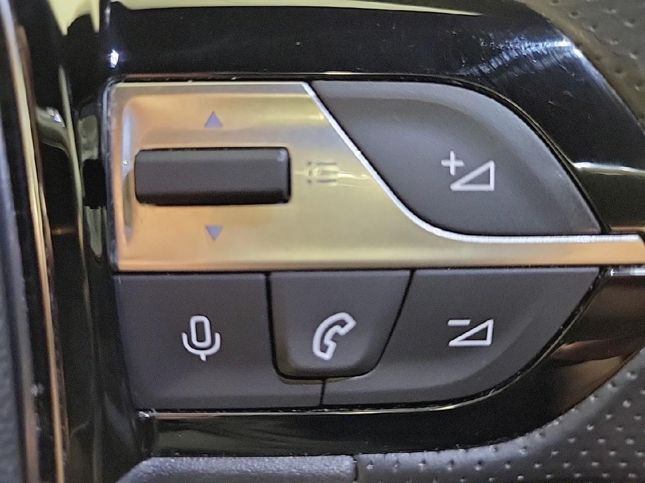 Peugeot 308 sw phev 225 e-eat8 gt — photo 19