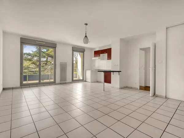 APPARTEMENT T3 - TERRASSE - PARKING - QUARTIER BORDEROUGE